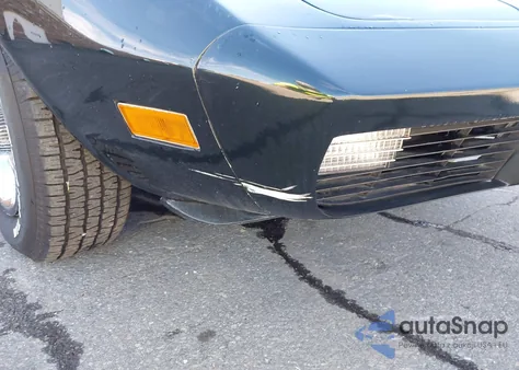 1974 Chevrolet Corvette z USA, uszkodzony, nr VIN 1Z37J4S415346